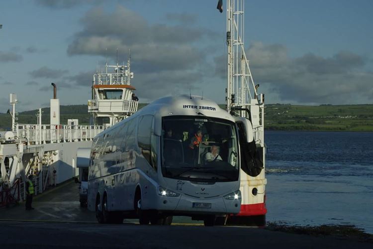 Bus na lodi na Schanon-feries